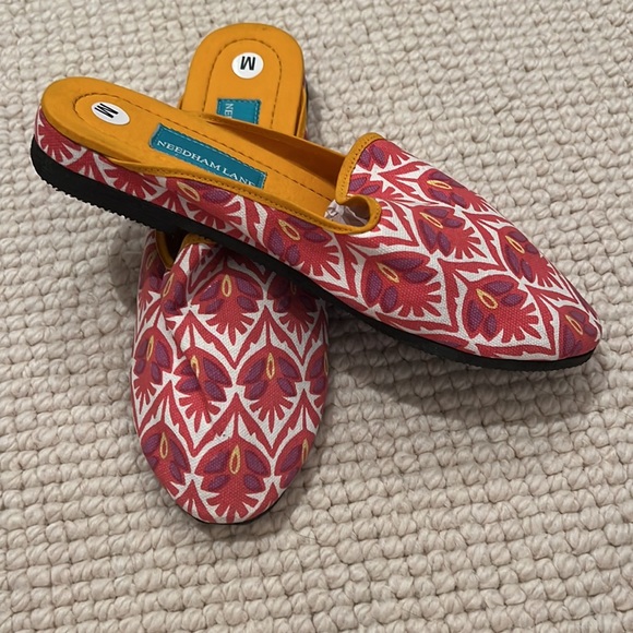 NWT ❤️Needham Lane slippers/scuffs. 💯 cotton upper. Rubber sole. Lux+prep - Picture 2 of 8